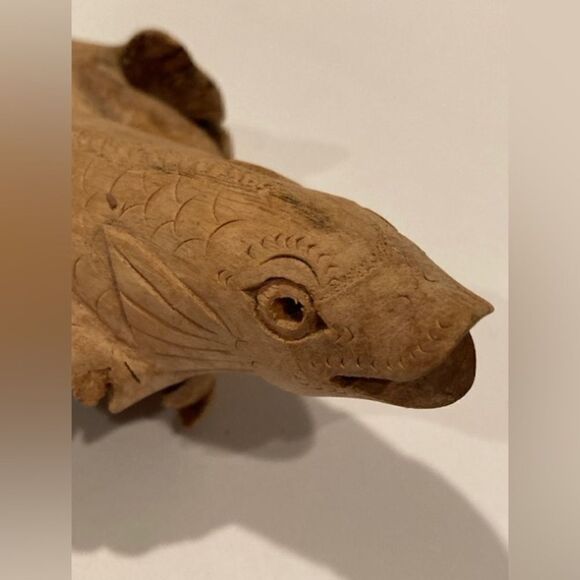 Hand Carved Fish On Wood Burl Folk Art Rustic 6” x 2” - Picture 2 of 9